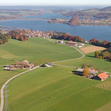 Baby- Und Kinderhof Aicherbauer Seeham Exteriér fotografie