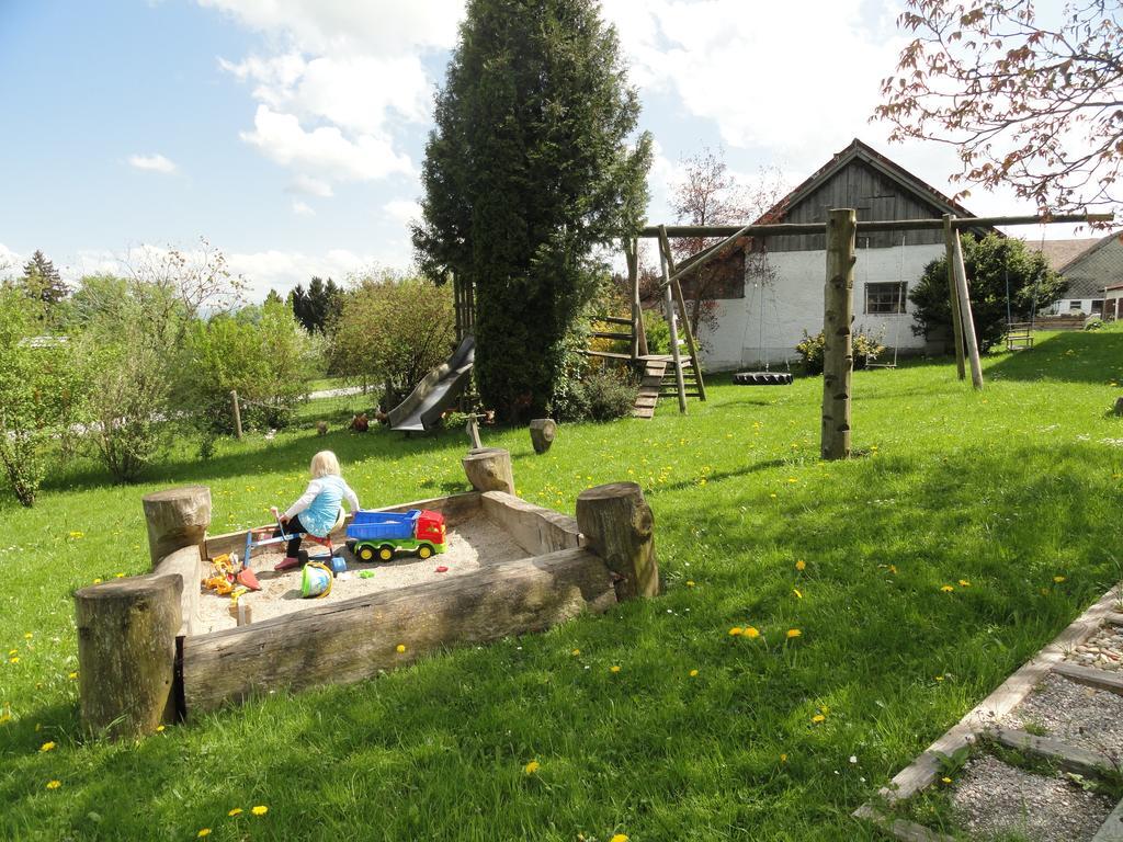 Baby- Und Kinderhof Aicherbauer Seeham Exteriér fotografie